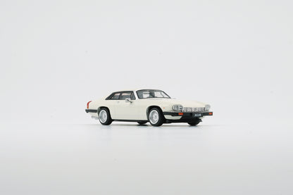 BM Creations 1/64 Jaguar XJ-S XJS V12 Glacier White with 4 Additional Wheels (RHD)