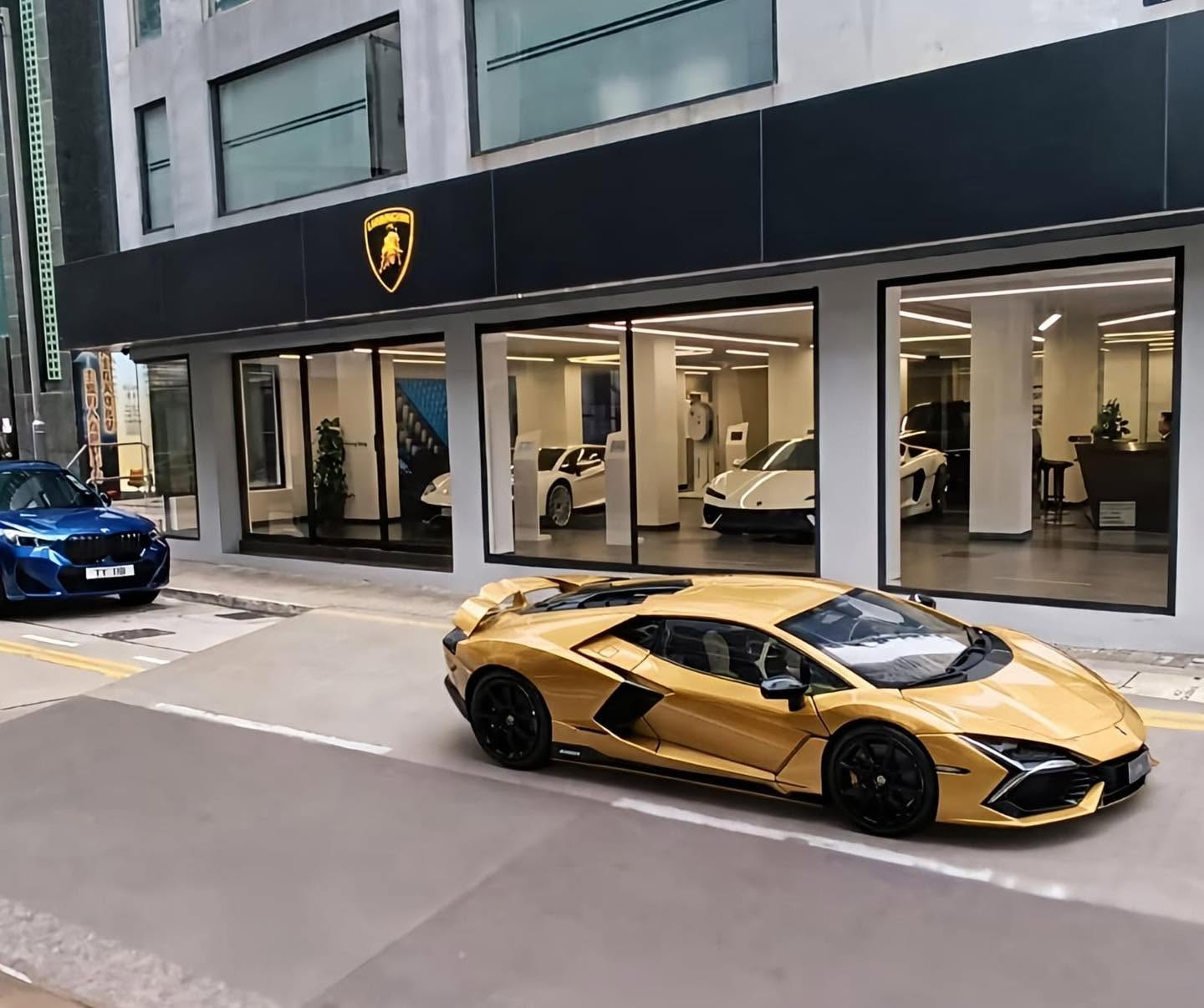 Hung Hing 1:64 Lamborghini Revuelto LB744 V12 PHEV Gold Official Licensed Hobby Expo China 2026 Limited Edition (Openable All Doors and Hoods with Detailed Engine)