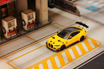 Street Weapon 1:64 BMW M4 G82 Floßmann / Flossmann Auto Design Wide-body Custom Yellow