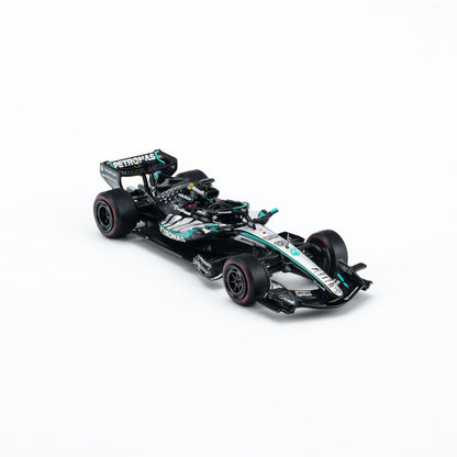 MINICHAMPS 1:64 MERCEDES-AMG PETRONAS FORMULA ONE TEAM W17 - GEORGE RUSSELL - WINNER SPRINT CHINA GP 2026 With FIGURINE AND POSITION BOARD