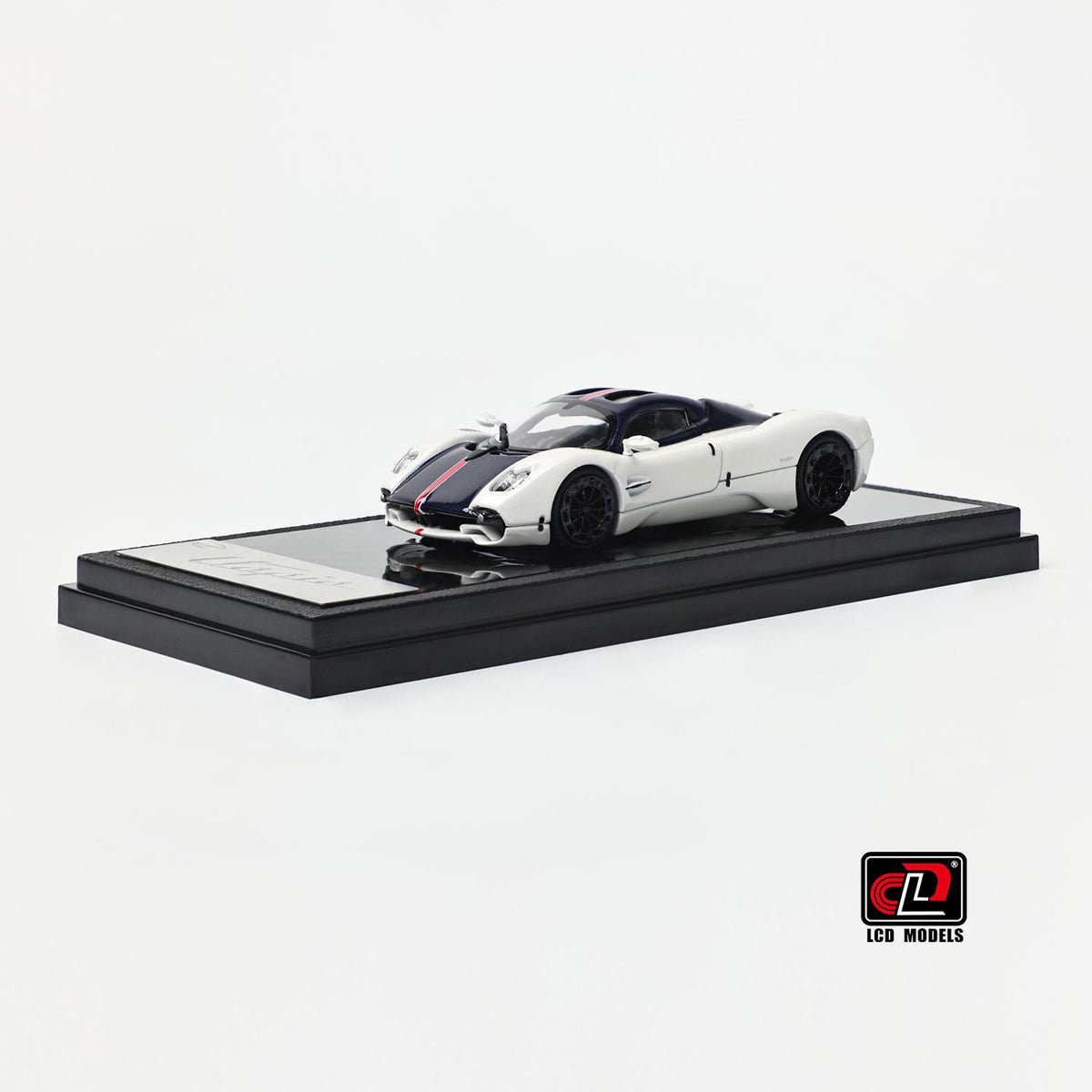 LCD 1:64 Pagani Utopia White Blue Carbon Official Licensed
