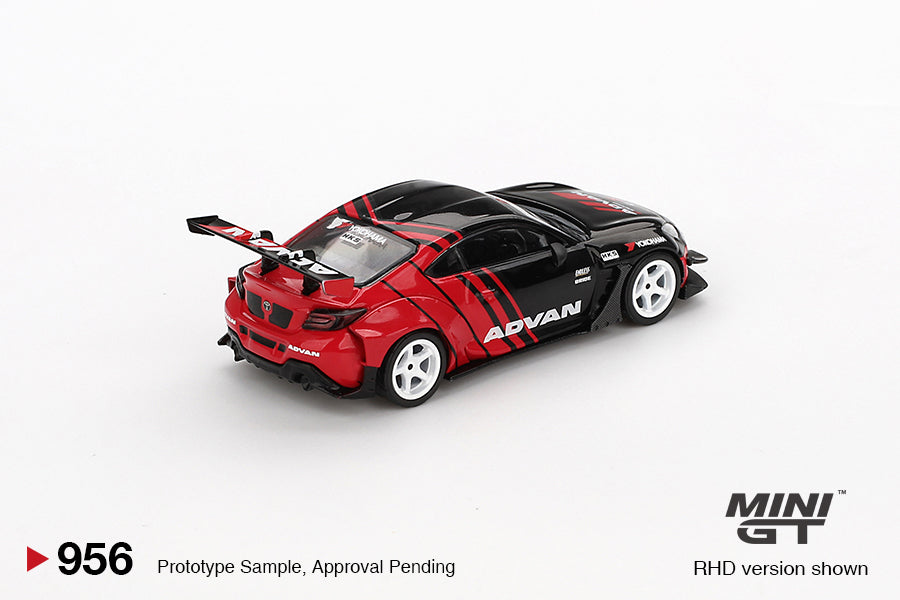 Mini GT 1:64 Toyota GR86 HKS TYPE R ADVAN 2022 Tokyo Auto Salon (MGT00956-CH)