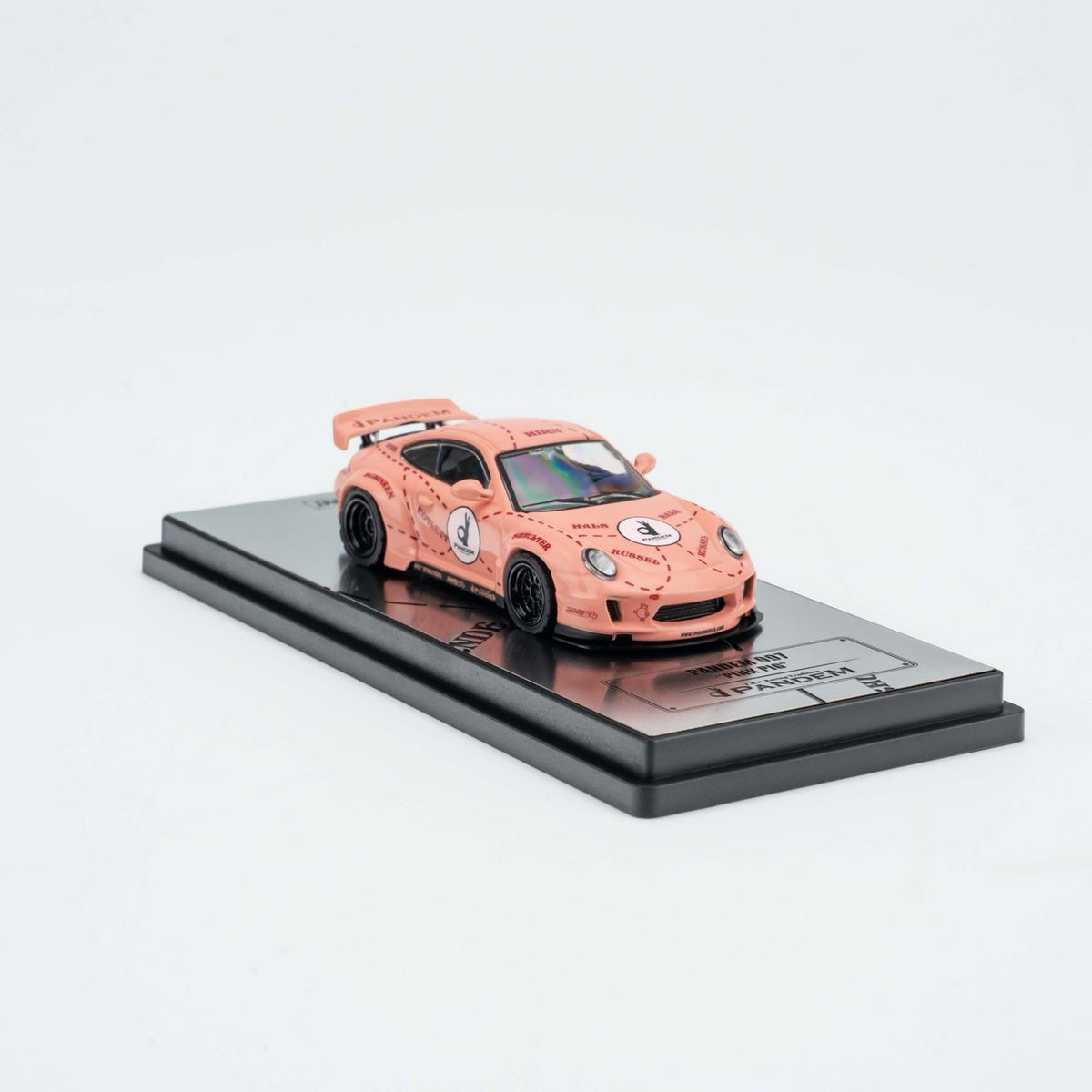 INNO64 1:64 PANDEM 997 PINK PIG (IN64-997P-PPIG)