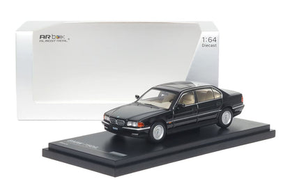 AR Box 1:64 BMW 7 Series Mk3 E38 750iL Black BMW Official Licensed (630201001)