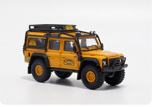 Master Model 1:64 Land Rover Defender 110 4X4 Off Road with Accessories - Camel Trophy Clean Version