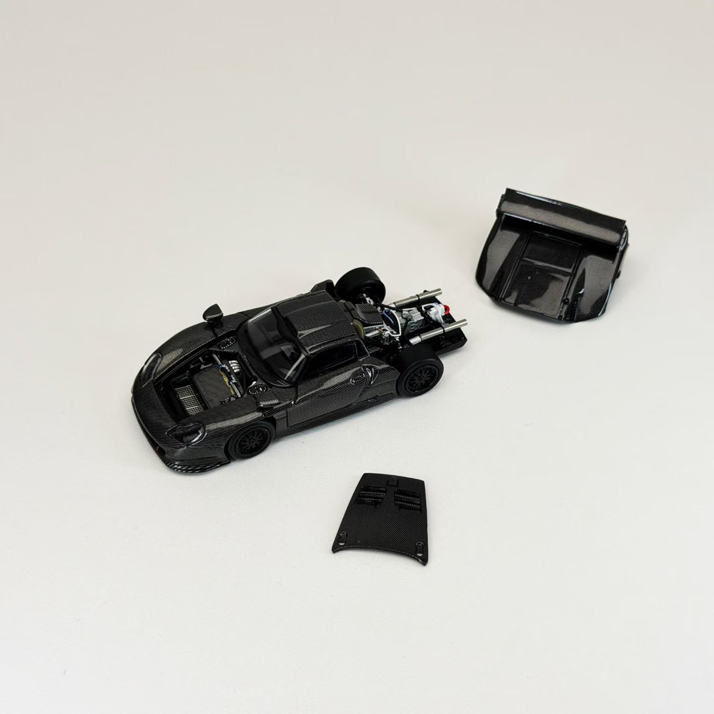 Transcend Model 1:64 Porsche 911 GT1 24h Le Mans GT1 1997 Full Carbon Black Openable Front and Rear Hood with Detail Engine in Premium Box Packaging