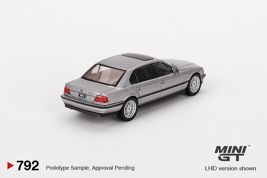 Mini GT 1:64 BMW 750IL Aspen Silver Metallic (MGT00792-CH)