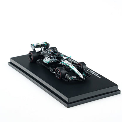MINICHAMPS 1:64 MERCEDES-AMG PETRONAS FORMULA ONE TEAM W17 - GEORGE RUSSELL - WINNER SPRINT CHINA GP 2026 With FIGURINE AND POSITION BOARD