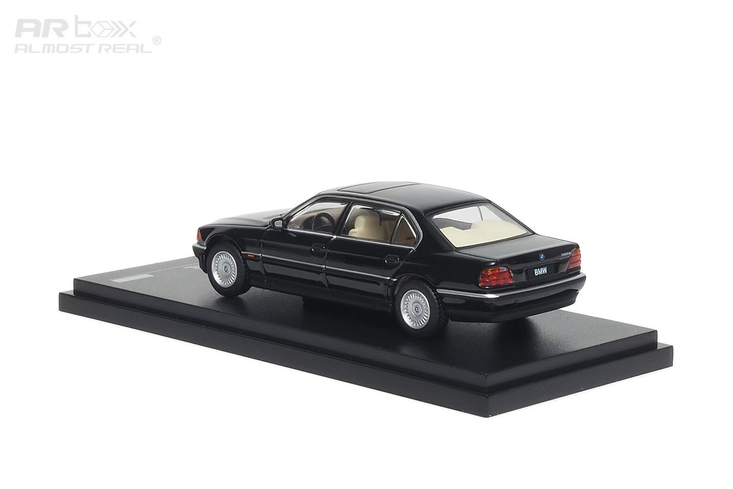 AR Box 1:64 BMW 7 Series Mk3 E38 750iL Black BMW Official Licensed (630201001)