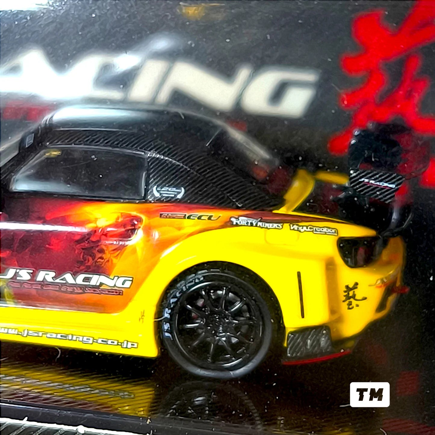 INNO64 1/64 HONDA S2000 J‘S RACING (AP1) MAOU (IN64-S200JS-MAOU)