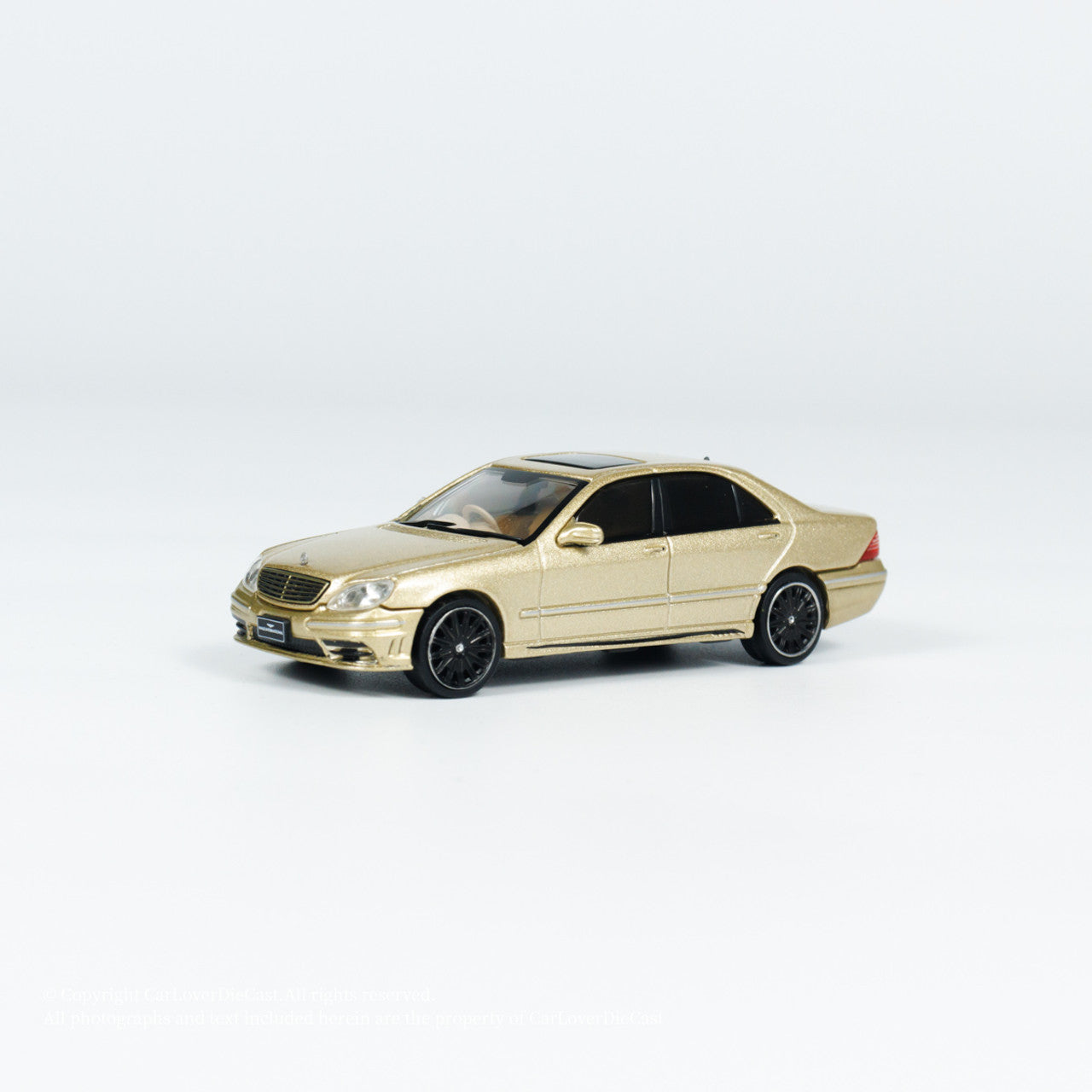 Tarmac Works x CLDC Exclusive Global Mercedes-Benz S-Class Wald GOLD Diecast Car Model with Magazine (English Version)