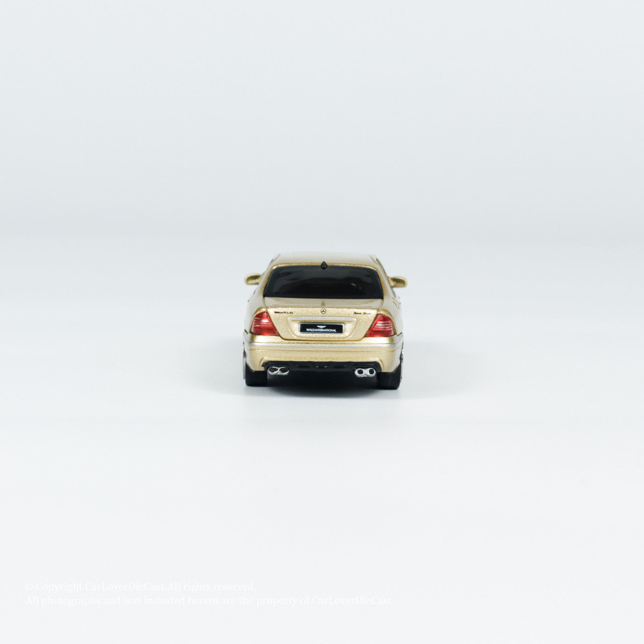 Tarmac Works x CLDC Exclusive Global Mercedes-Benz S-Class Wald GOLD Diecast Car Model with Magazine (English Version)