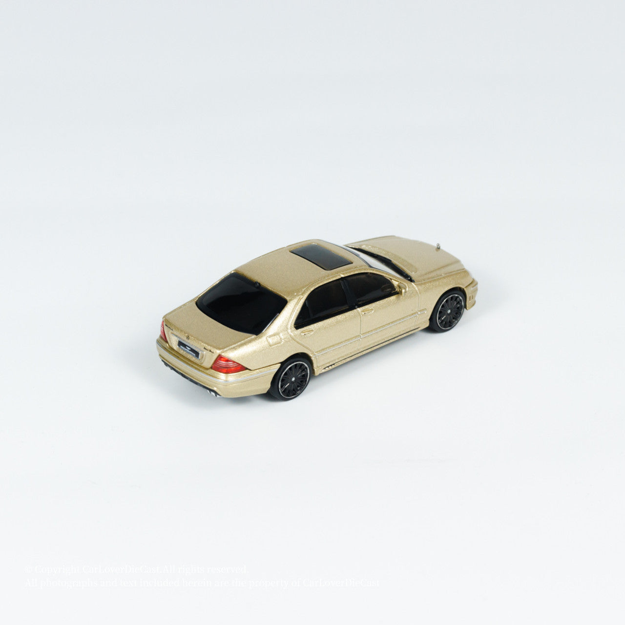 Tarmac Works x CLDC Exclusive Global Mercedes-Benz S-Class Wald GOLD Diecast Car Model with Magazine (English Version)