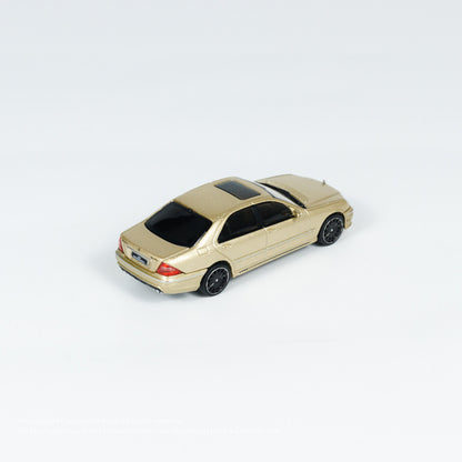 Tarmac Works x CLDC Exclusive Global Mercedes-Benz S-Class Wald GOLD Diecast Car Model with Magazine (English Version)