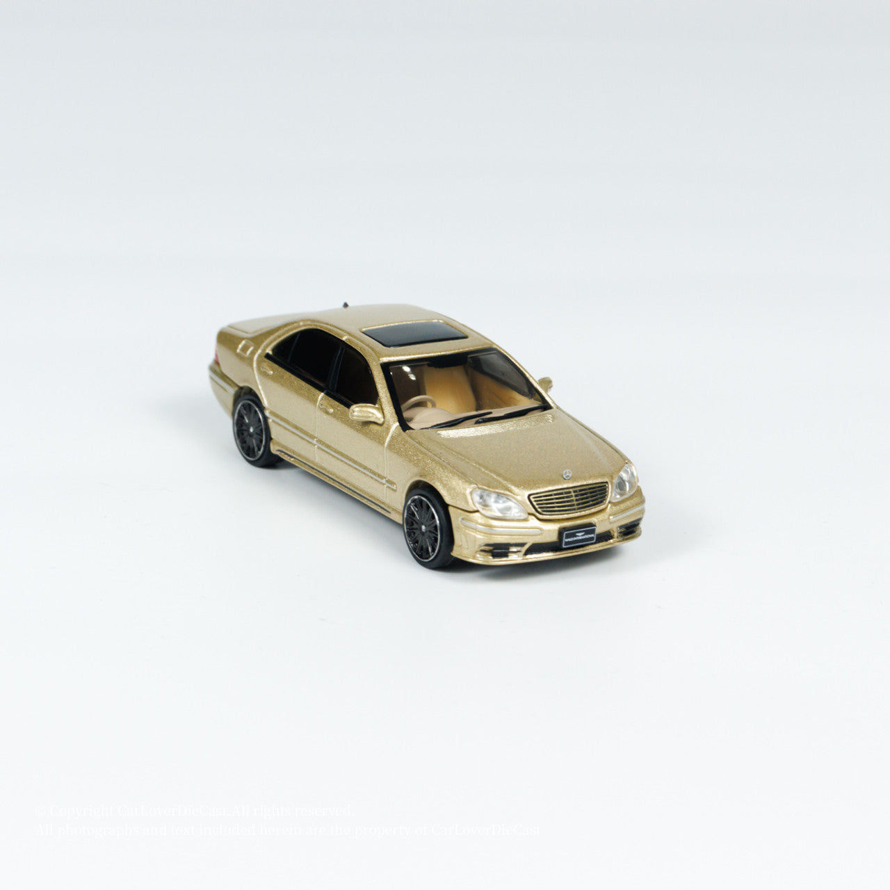 Tarmac Works x CLDC Exclusive Global Mercedes-Benz S-Class Wald GOLD Diecast Car Model with Magazine (English Version)