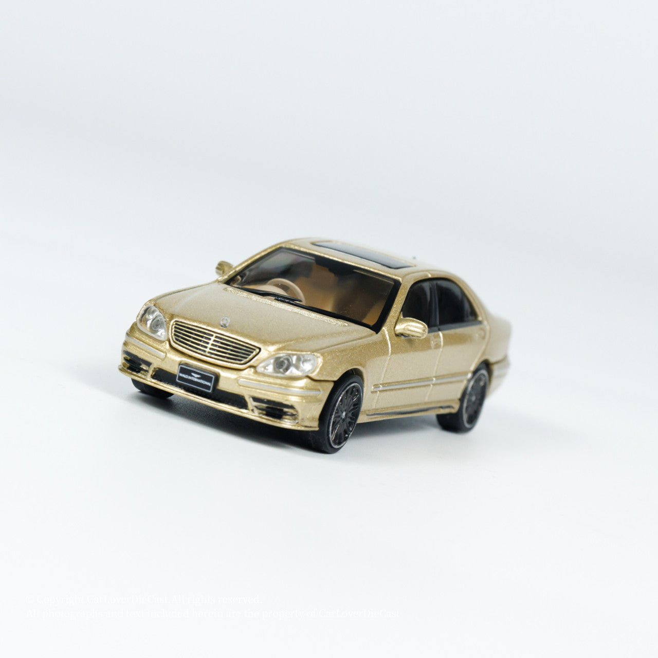 Tarmac Works x CLDC Exclusive Global Mercedes-Benz S-Class Wald GOLD Diecast Car Model with Magazine (English Version)