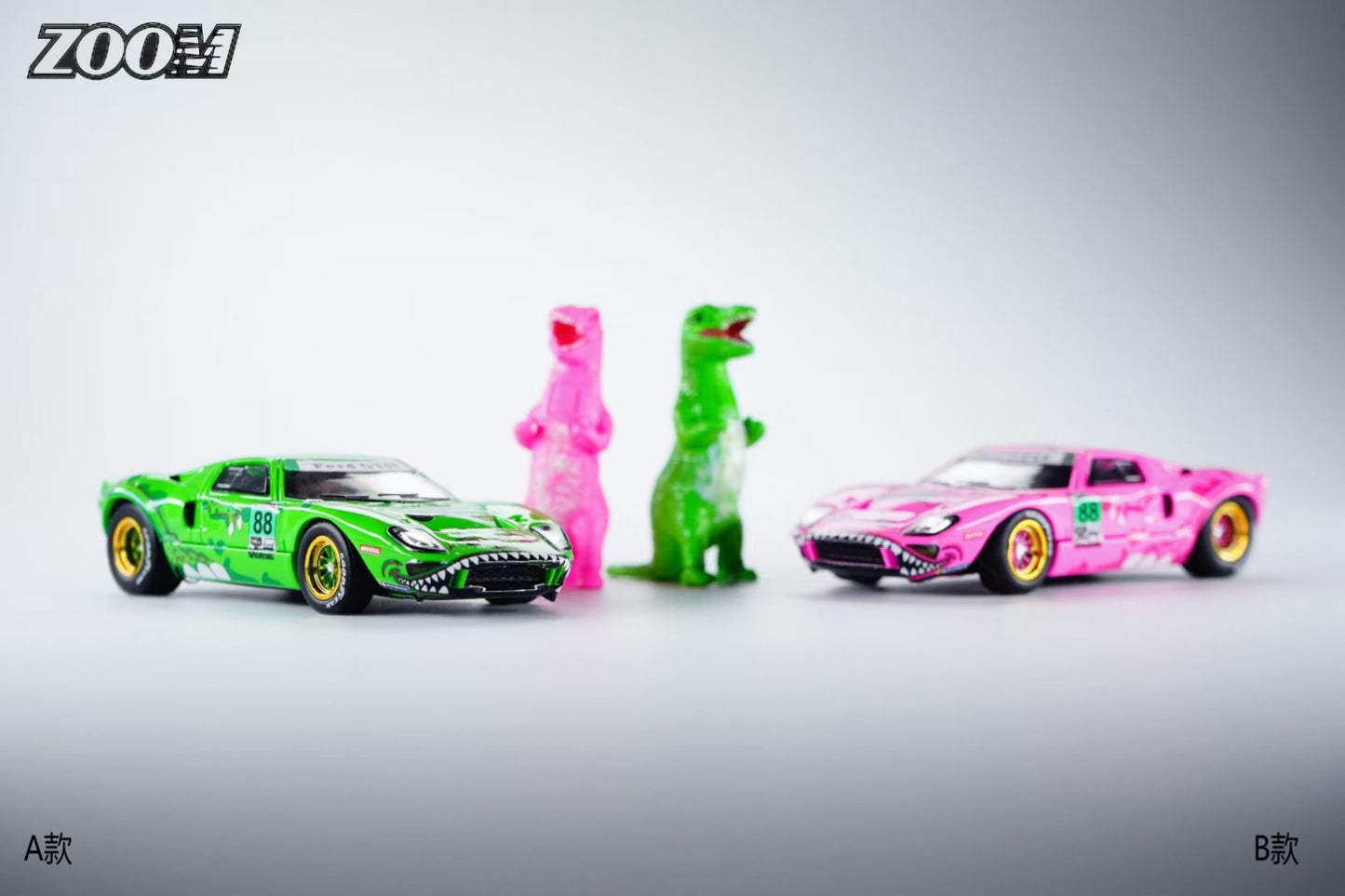 Zoom 1:64 Ford GT40 MK1 (P/1075) Tyrannosaurus Rexy Green with Green Dinosaur Figure