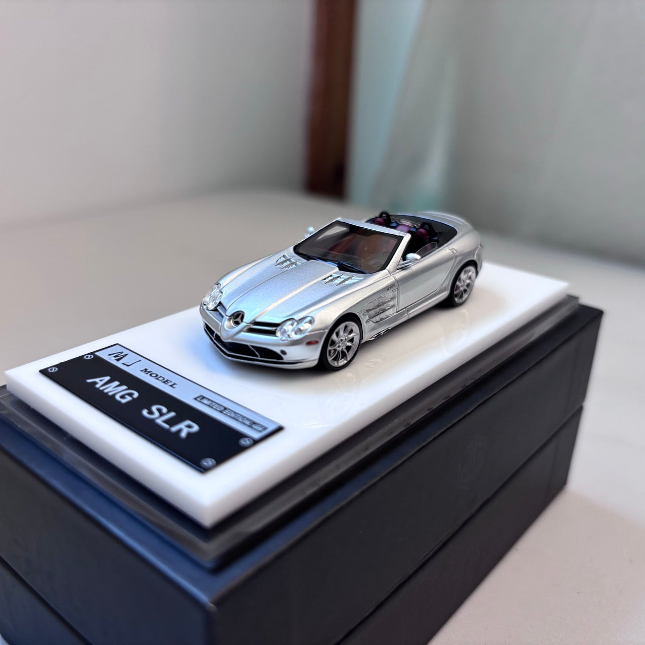 [Premium Resin Model] JG 1:64 SLR Roadster Convertible Silver in Premium Box Packaging