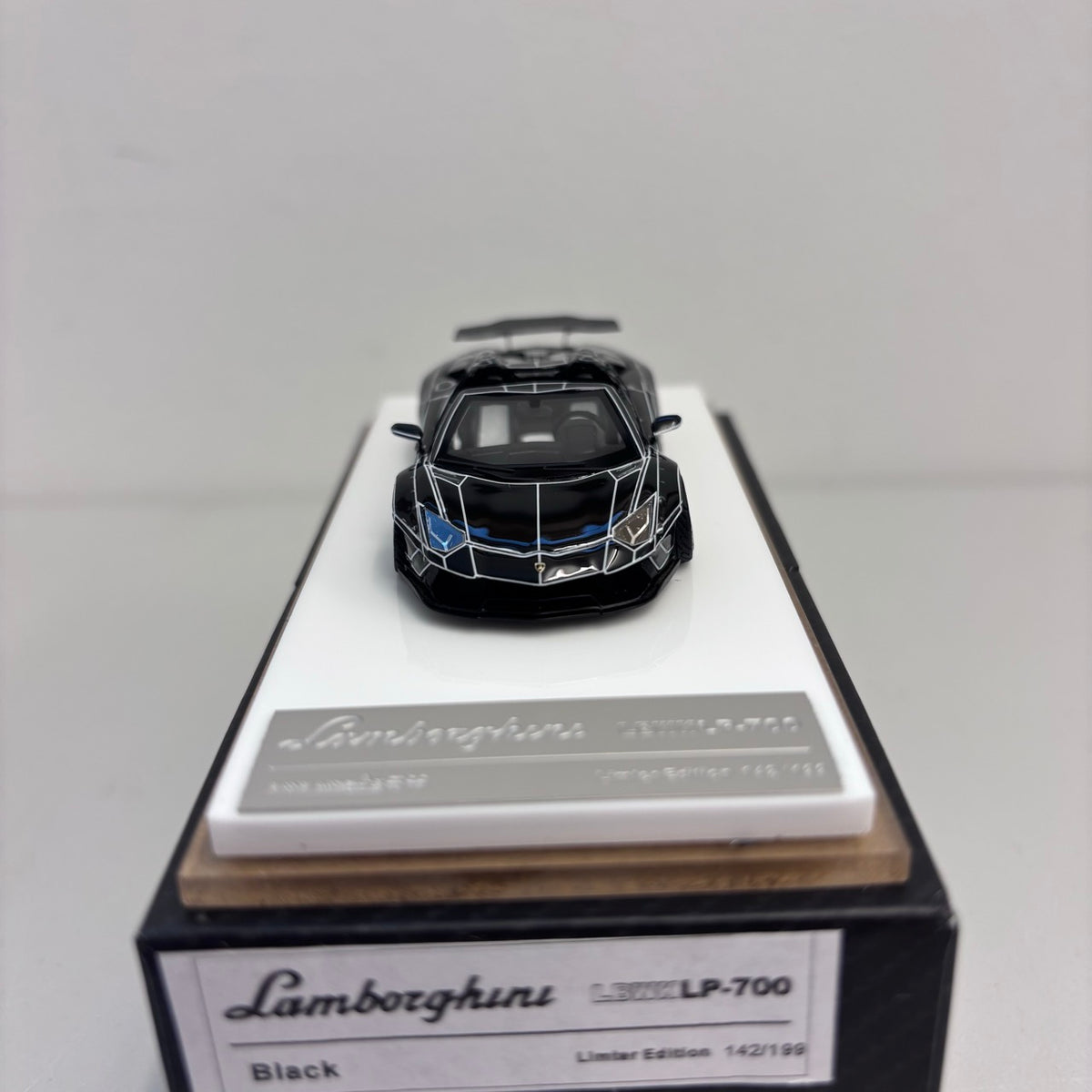 [Premium Resin Model] Fine Works 1:64 Aventador LP700-4 Roadster Convertible Liberty Walk Edition Tron Black White Panel Lines Limited 199 Pieces