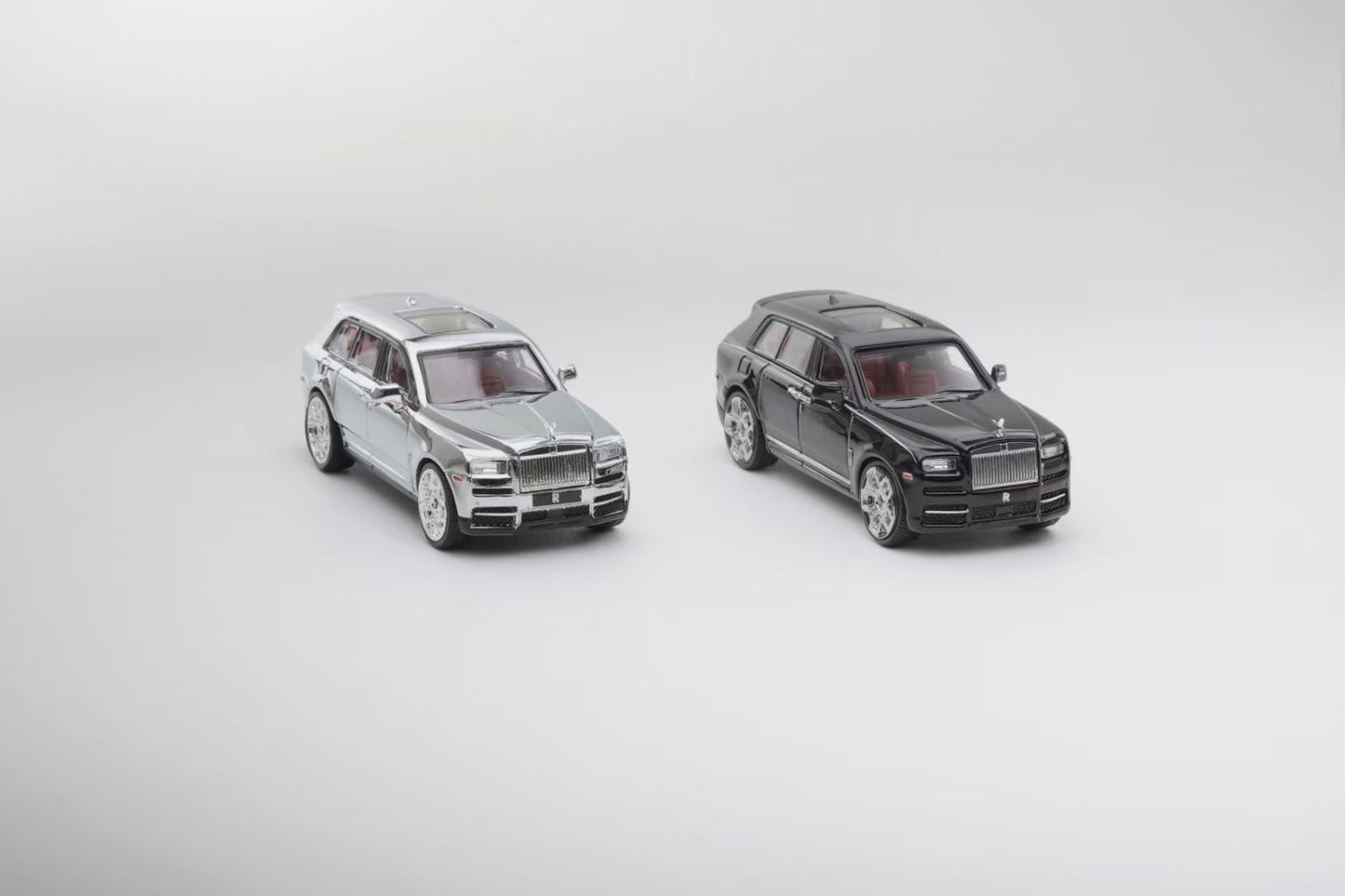 Smallcarart 1:64 Rolls Royce Cullinan Black Badge Edition Chrome White Steel Limited 399 Pieces