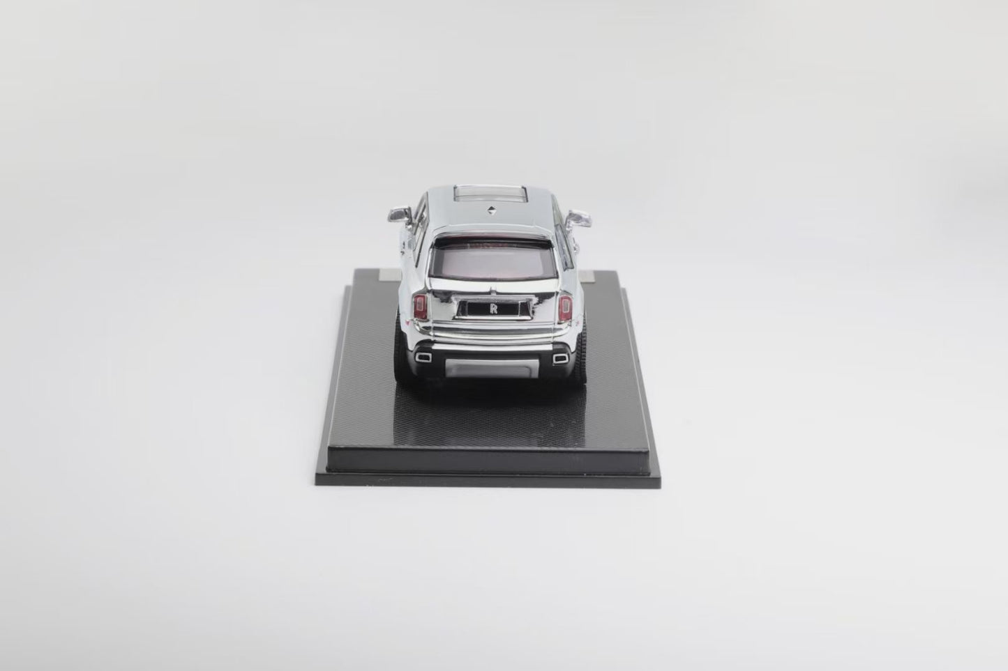 Smallcarart 1:64 Rolls Royce Cullinan Black Badge Edition Chrome White Steel Limited 399 Pieces