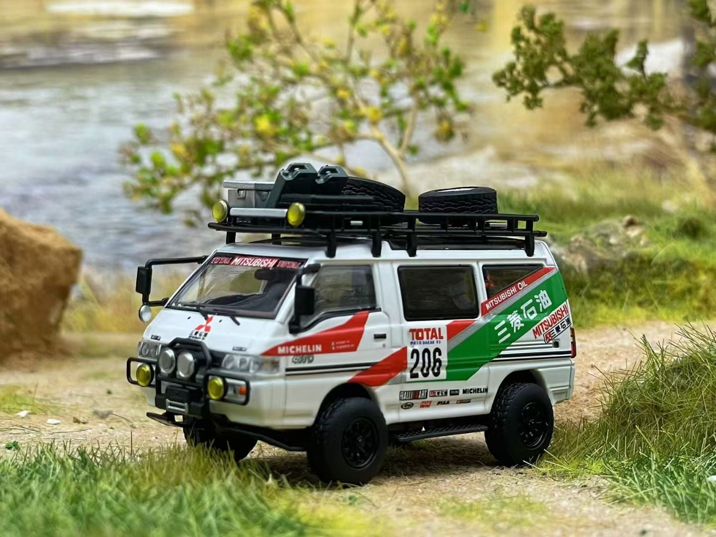 Autobots Model 1:64 Mitsubishi Delica 3 Star Wagon 4X4 Off Road Custom Edition Mitsubishi Oil Co. #206