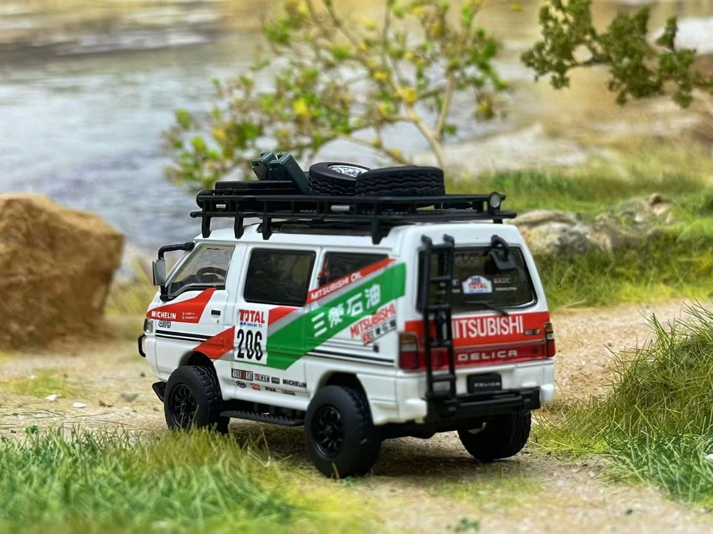 Autobots Model 1:64 Mitsubishi Delica 3 Star Wagon 4X4 Off Road Custom Edition Mitsubishi Oil Co. #206