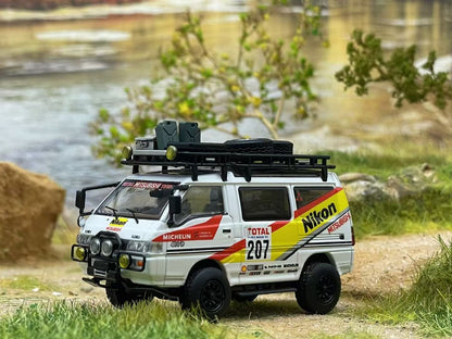 Autobots Model 1:64 Mitsubishi Delica 3 Star Wagon 4X4 Off Road Custom Edition Mitsubishi Oil Co. #207