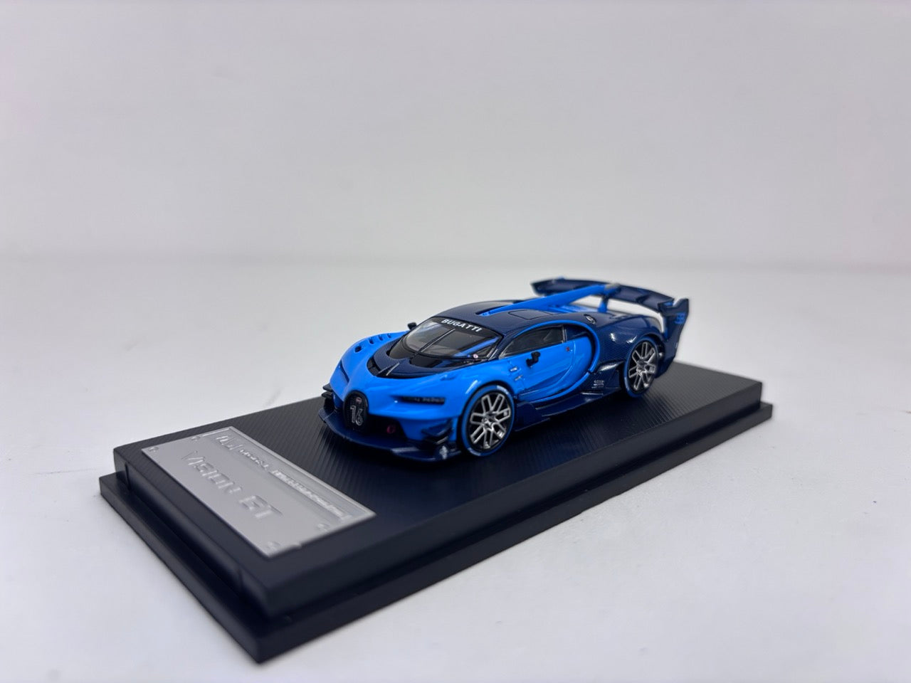 League Model x MJ Model 1:64 Vision GT Blue