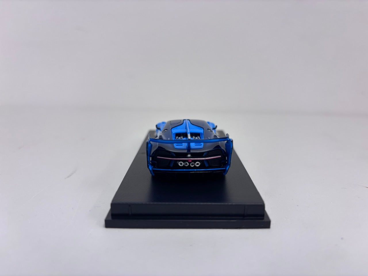 League Model x MJ Model 1:64 Vision GT Blue