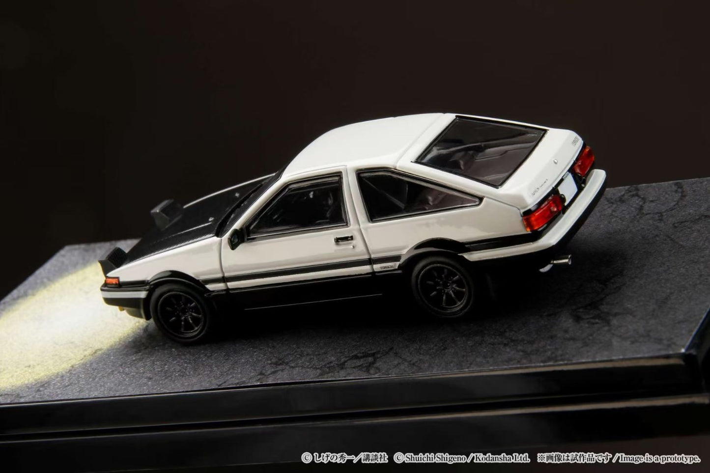 Hobby Japan 1:64 Toyota Sprinter Trueno GT Apex AE86 Pop Up Lights Initial D Edition Official Licensed Openable Black Carbon Engine Hood