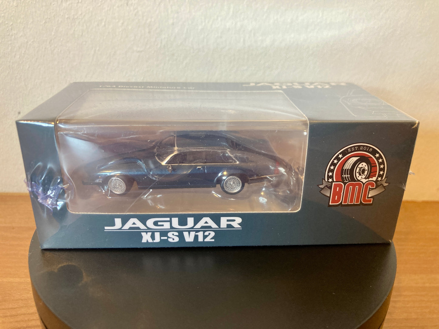 BM Creations 1/64 Jaguar XJ-S XJS V12 Cobalt Blue with 4 Additional Wheels (RHD)