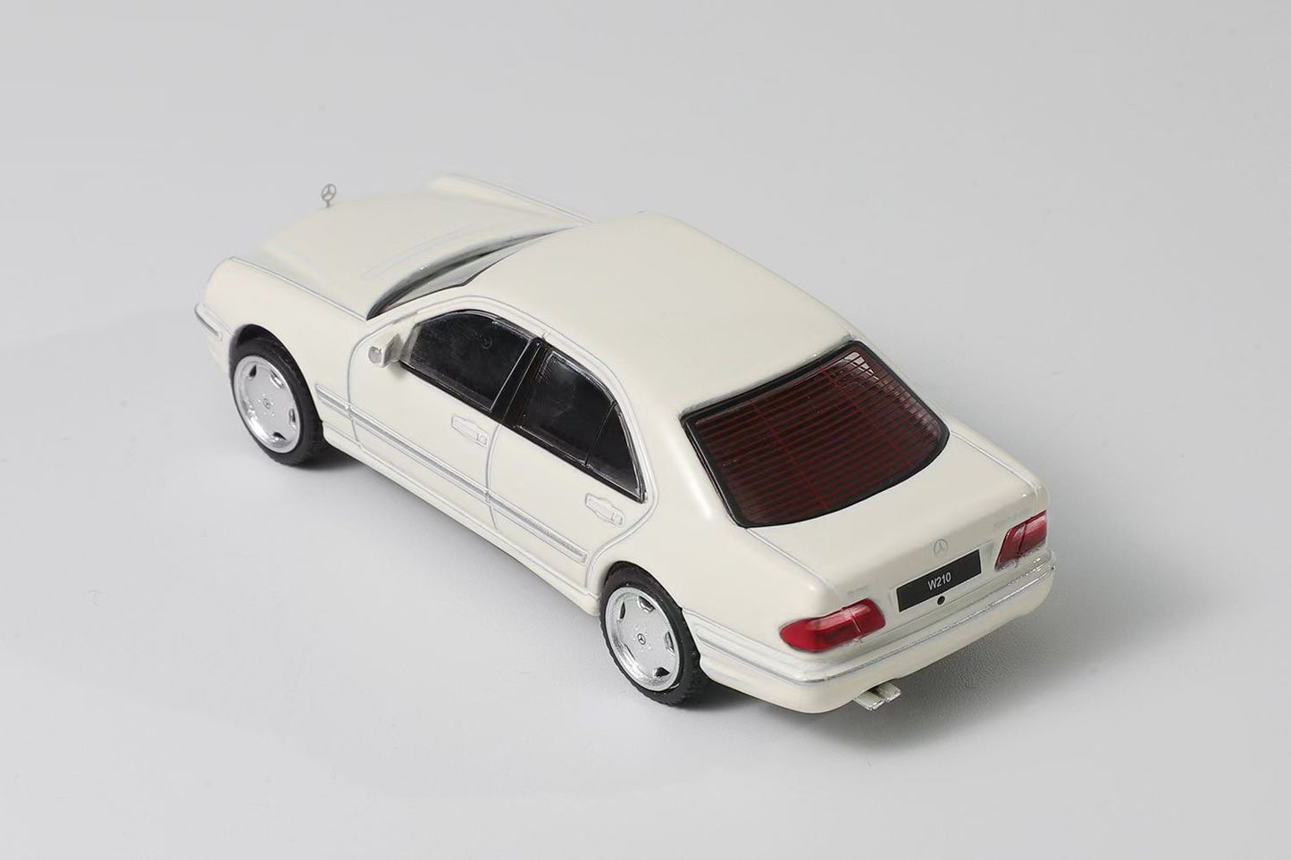 Shadow 1:64 Mercedes Benz E Class MK2 W210 E55 AMG LHD White
