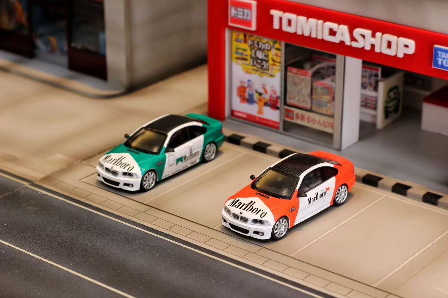 Street Weapon 1:64 BMW M3 CSL E46 Marlboro Red