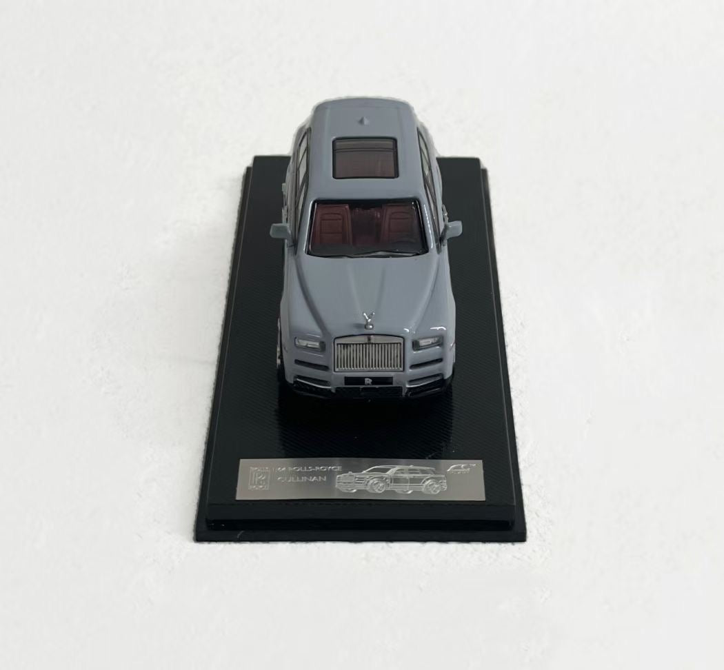 Smallcarart 1:64 Rolls Royce Cullinan Black Badge Edition Cement Grey