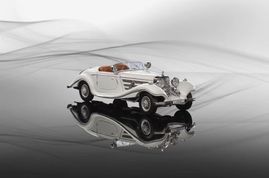 Liberty64 1:64 Mercedes-Benz 500K (W29) White (Flocked Foot Pads, Hardware Details, Wooden Platform + Acrylic Transparent Box + Flip-Top Gift Box Packaging)