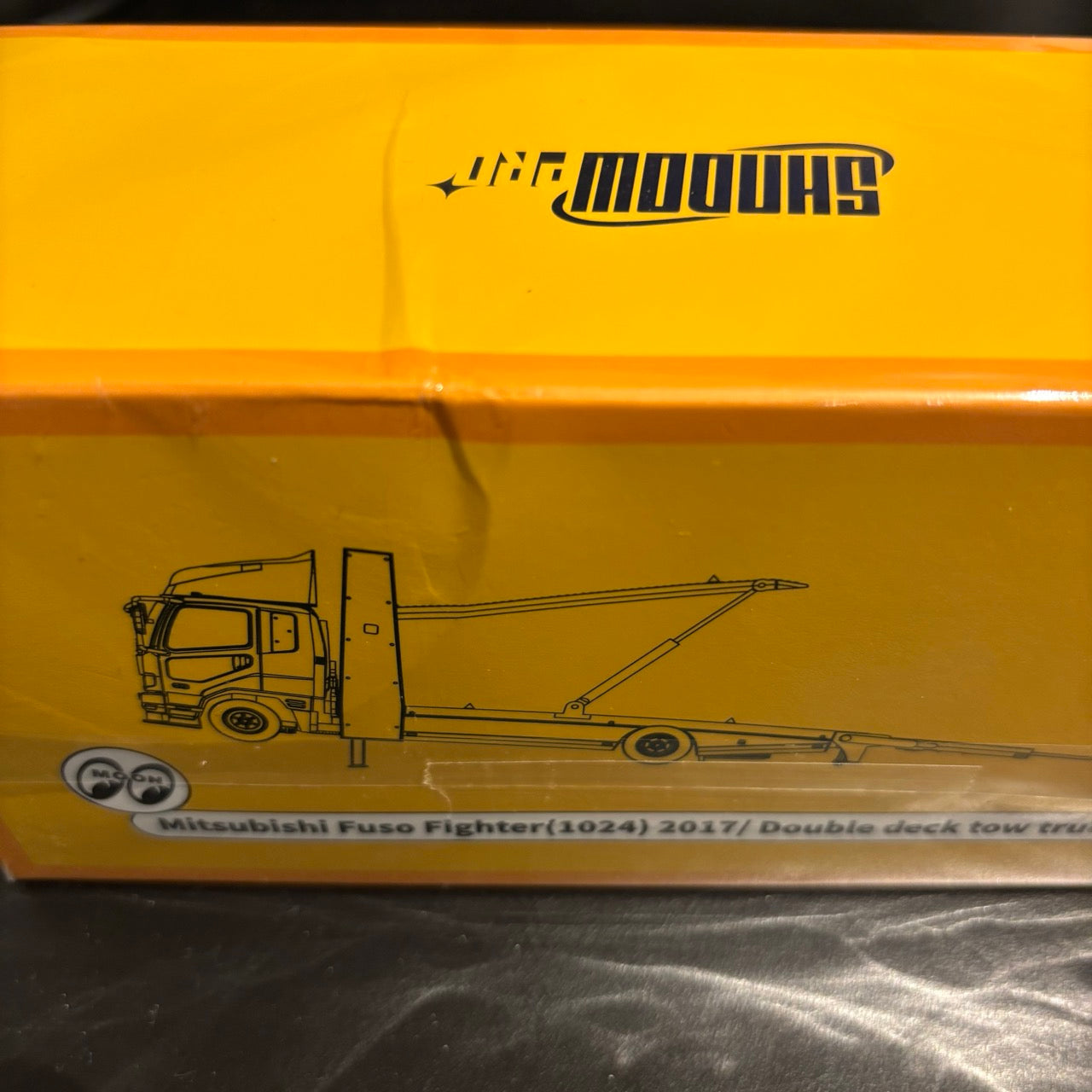 (Damaged Paper Box) Shadow Pro 1:64 Mitsubishi Fuso Fighter MK2 FK 2017 Outriggers Raised Double Deck Tow Truck - Mooneyes (416)