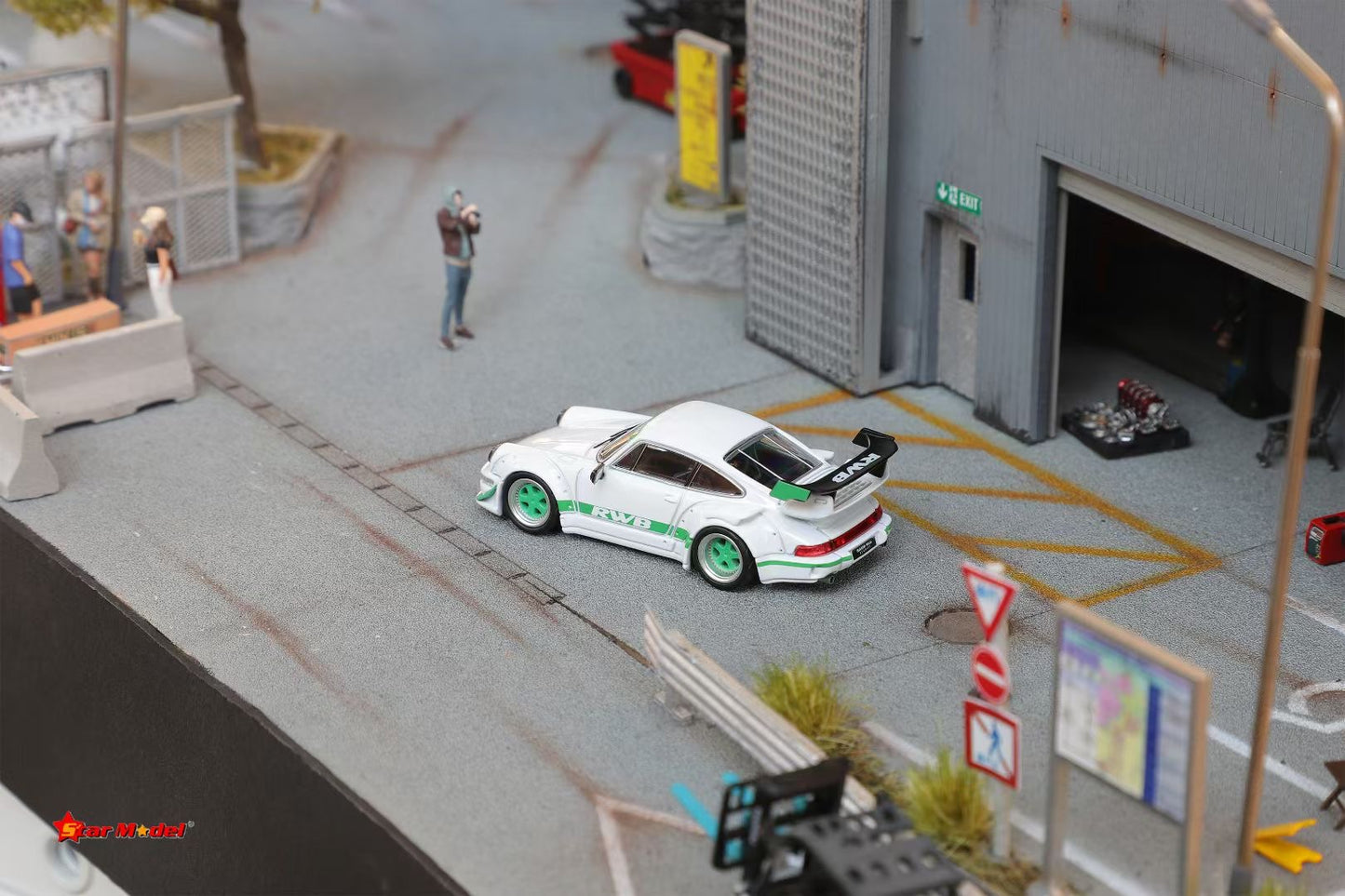 Star Model 1:64 Porsche RWB 964 GT Wing White with Green Wheels China AIT Expo 2025 Special Edition Limited 399 Pieces