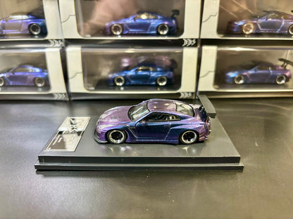 Big Boy Studio 1/64 Nissan Skyline GT-R R35 Chameleon Changing Colour Purple and Blue