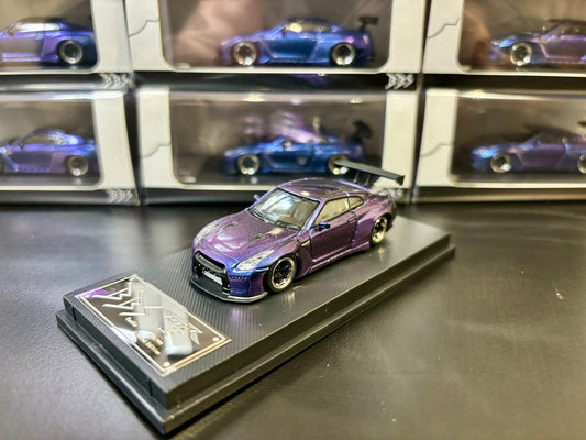 Big Boy Studio 1/64 Nissan Skyline GT-R R35 Chameleon Changing Colour Purple and Blue