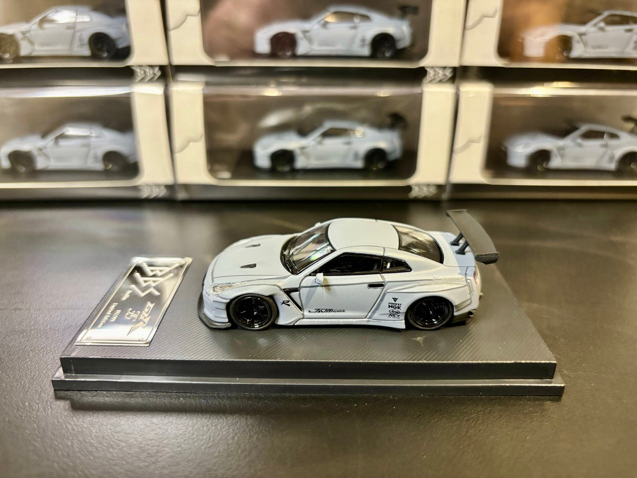 Big Boy Studio 1/64 Nissan Skyline GT-R R35 Matt Grey with Black Panel Lines