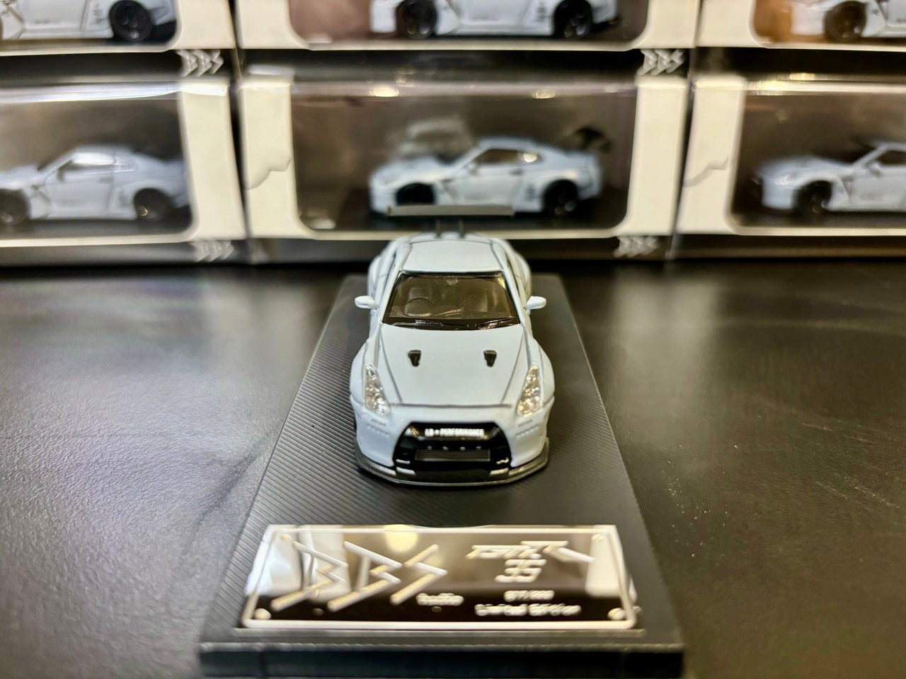 Big Boy Studio 1/64 Nissan Skyline GT-R R35 Matt Grey with Black Panel Lines