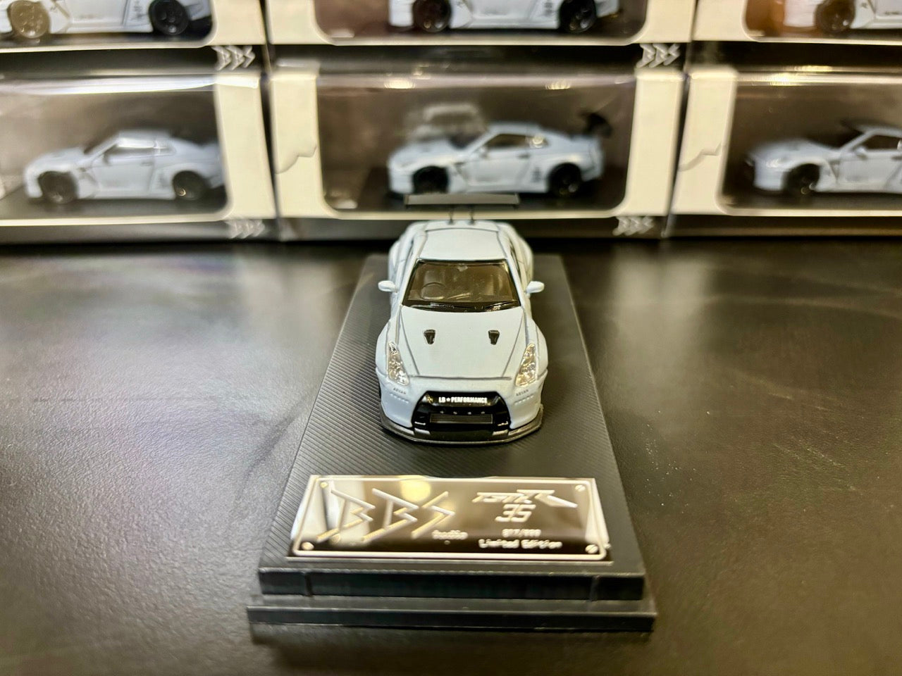 Big Boy Studio 1/64 Nissan Skyline GT-R R35 Matt Grey with Black Panel Lines