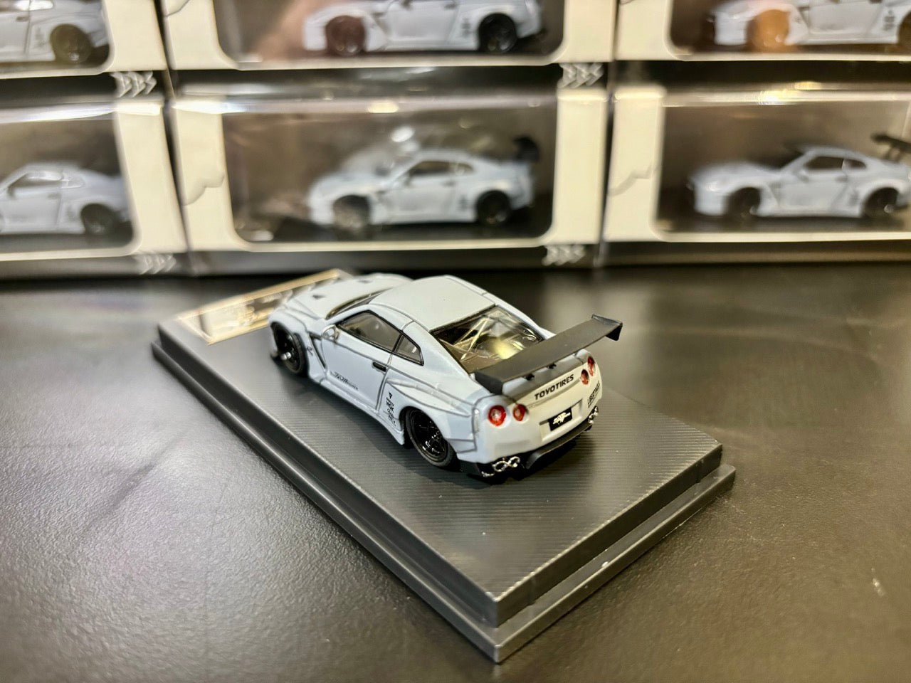 Big Boy Studio 1/64 Nissan Skyline GT-R R35 Matt Grey with Black Panel Lines