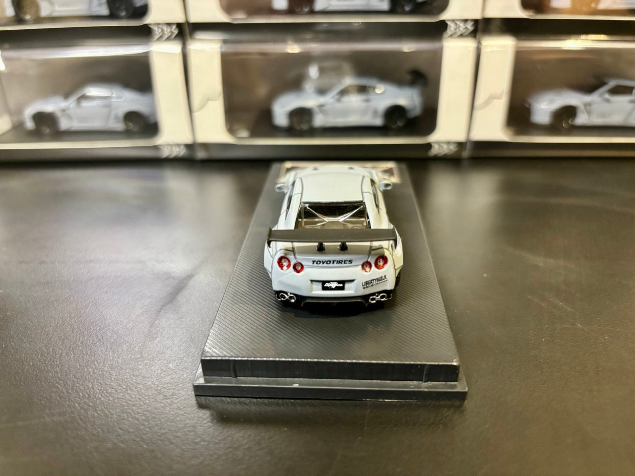 Big Boy Studio 1/64 Nissan Skyline GT-R R35 Matt Grey with Black Panel Lines