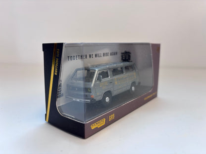 [CHASE CAR VERSION] Tarmac Works 1/64 Volkswagen T3 Van GRS - Schuco x Tarmac Works COLLAB64