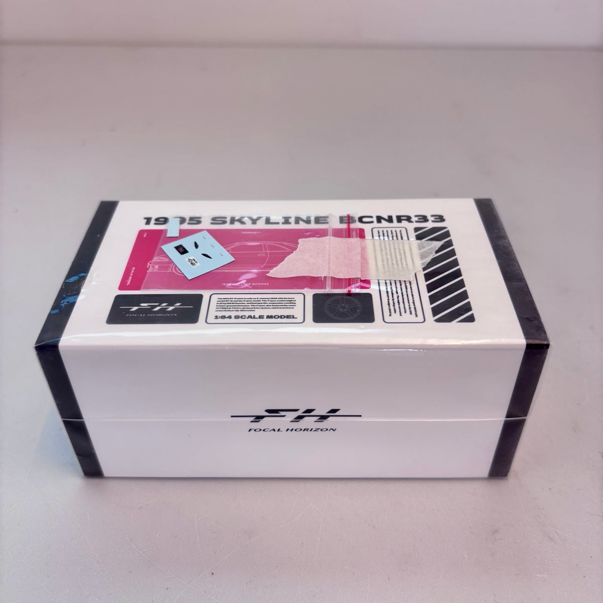 Focal Horizon 1:64 GT-R R33 Skyline BCNR33 Original White with Decal Stickers (ALL OPEN Doors and Hoods with Detailed Engine) Premium Case and Box Packaging