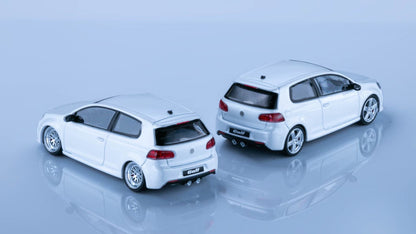 Maxwell 1:64 Volkswagen Golf GTI MK6 Pearl White BBS Wheels Low Stance Version Openable Front Hood Detailed Engine (China Beijing Hobby Expo HEC 2025 Event Edition)