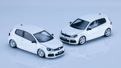 Maxwell 1:64 Volkswagen Golf GTI MK6 Pearl White BBS Wheels Low Stance Version Openable Front Hood Detailed Engine (China Beijing Hobby Expo HEC 2025 Event Edition)