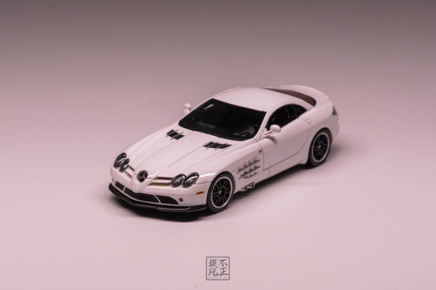 [Premium Resin Model] Car Lounge 1:64 Mercedes-Benz SLR McLaren 722 Edition White Premium Box Packaging Limited 399 Pieces